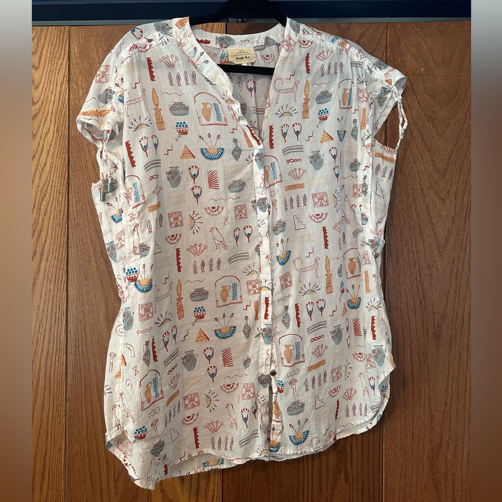 Patterned Button-Up Women's Top